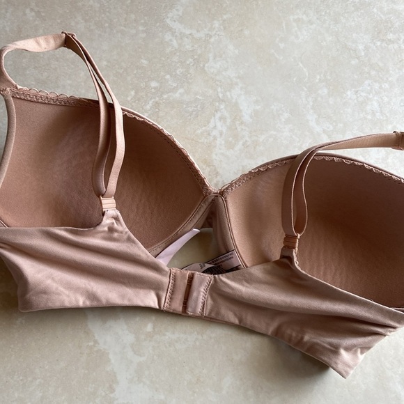 Victoria’s Secret No Wire Cross Tan Bra size 34D gentle use - Picture 2 of 4